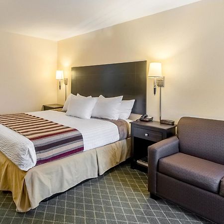 Rodeway Inn University Остин Экстерьер фото