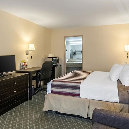 Rodeway Inn University Остин Экстерьер фото