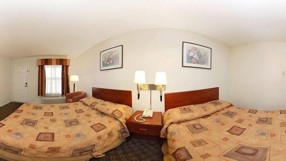 Rodeway Inn University Остин Экстерьер фото