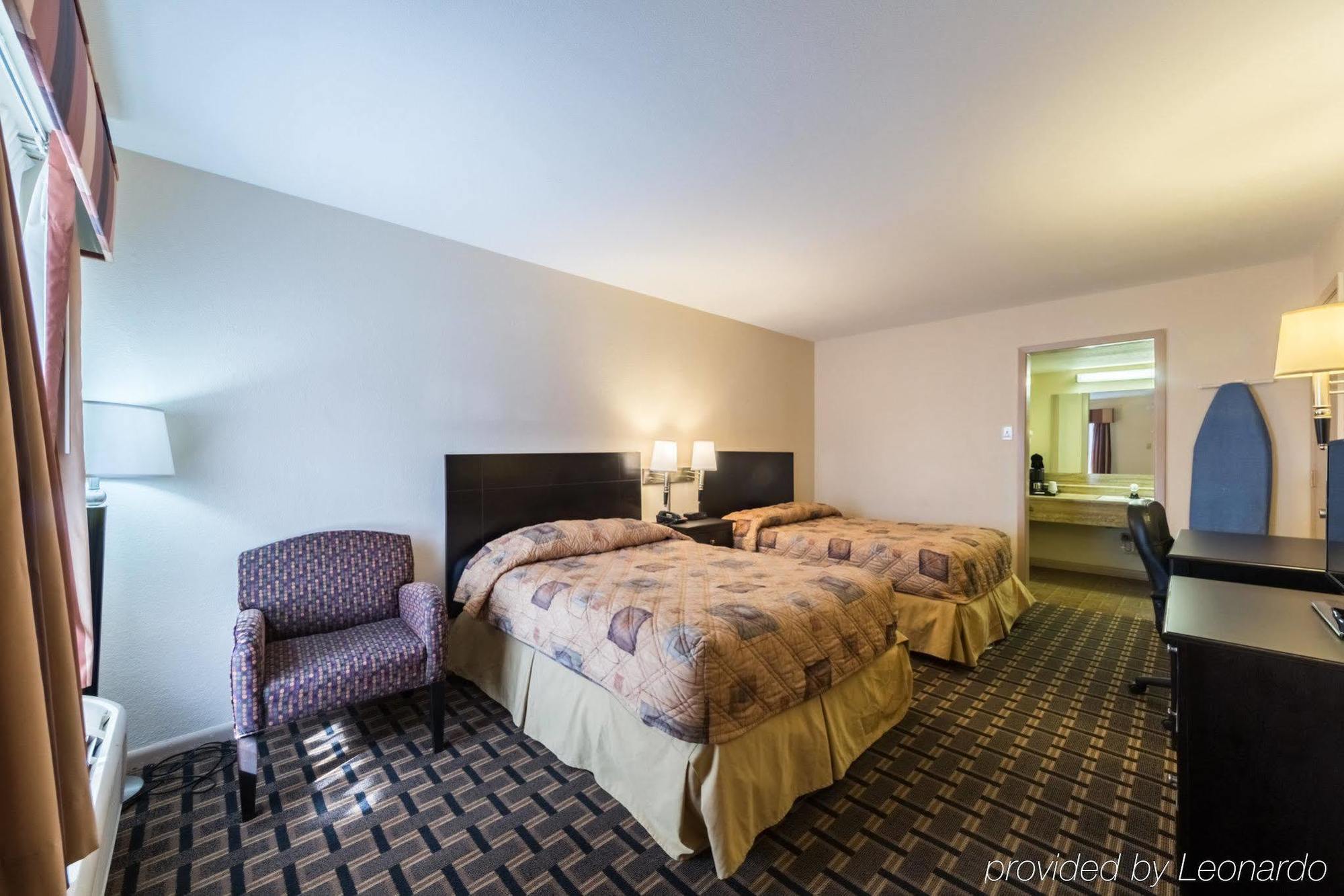 Rodeway Inn University Остин Экстерьер фото