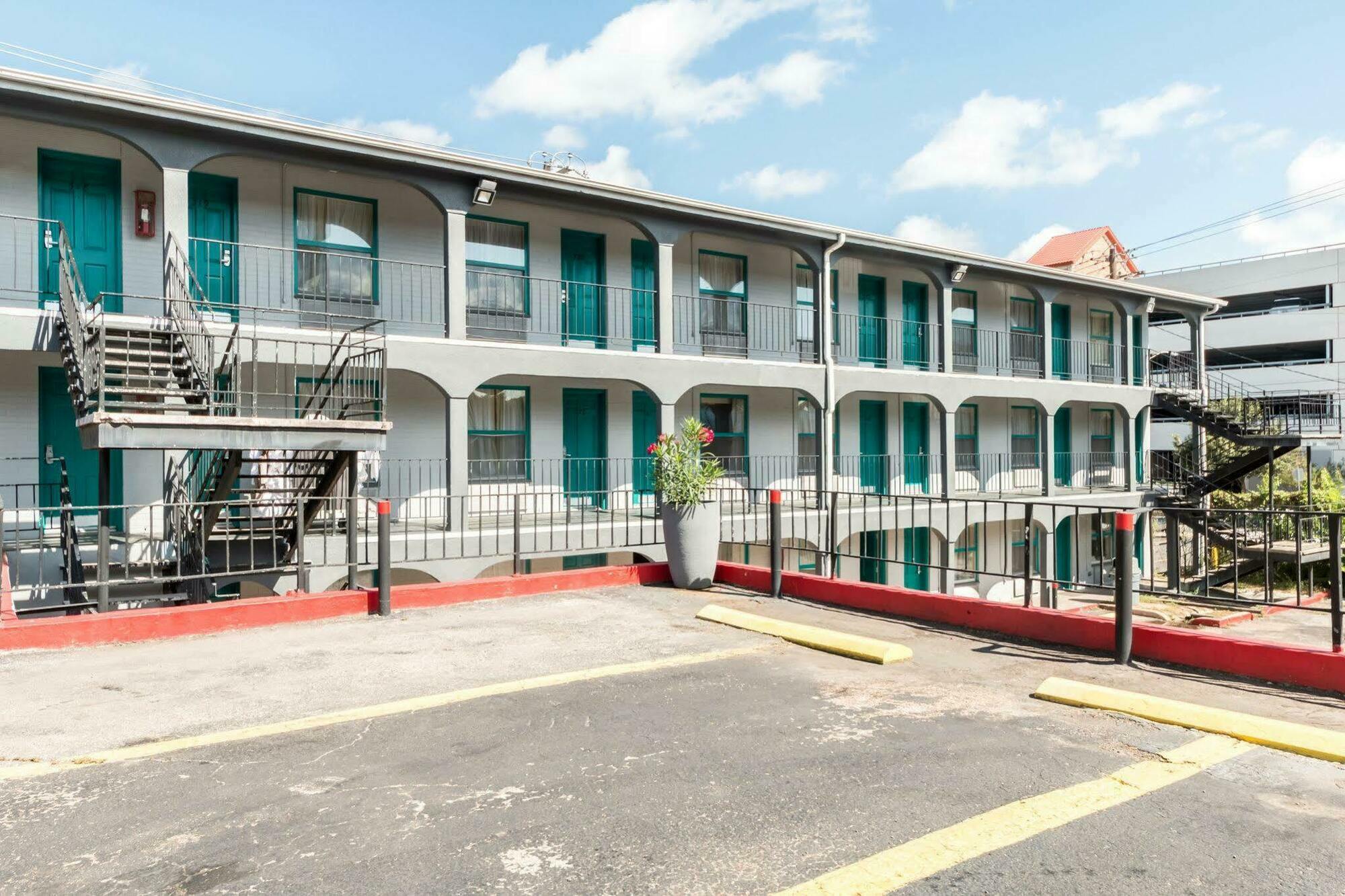 Rodeway Inn University Остин Экстерьер фото