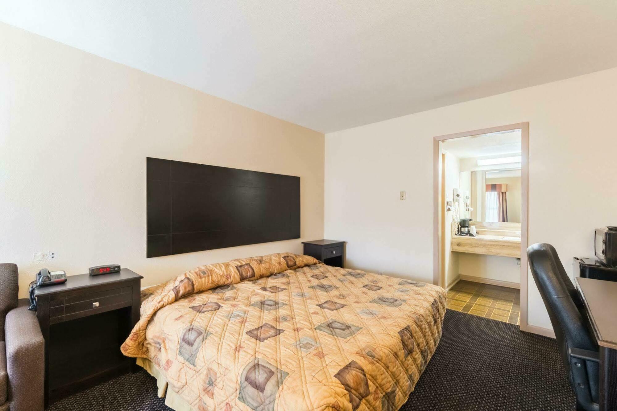 Rodeway Inn University Остин Экстерьер фото